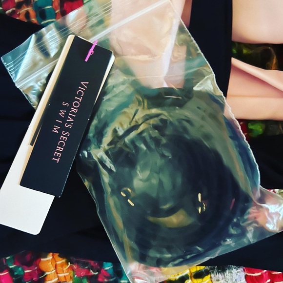 🔥NWT VICTORIA’S SECRET SWIM TOP LOT of 3 36C or LARGE BLACK WHITE PINK PUSH UP - Picture 9 of 10